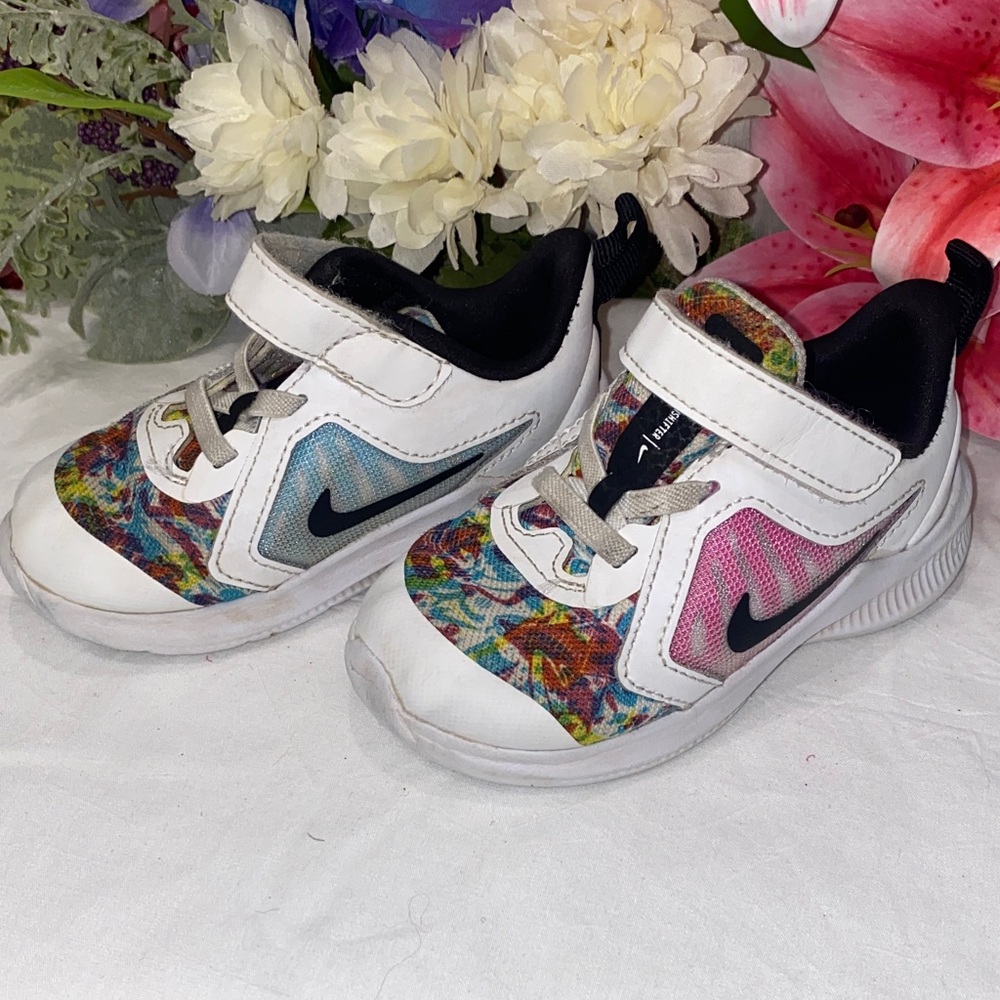 Nike Kids Sneakers with Colorful Pattern and White